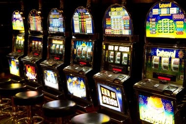 powergaming mobile app interface showing Liga 1 markets and live casino tables